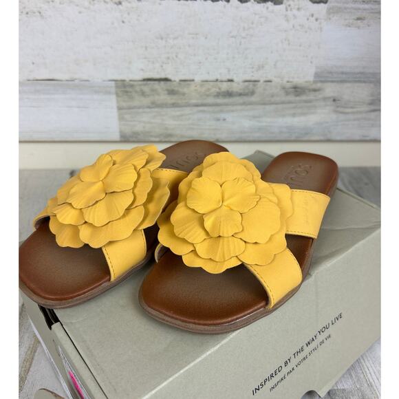 Soul Naturalizer Women’s 6 Joyful Amberglow Yellow Floral Slip-On Sandals NEW - Picture 1 of 9